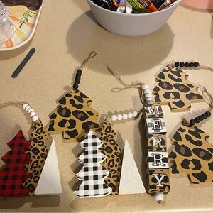 Set Of 6 Wood Christmas Ornaments Black Plaid Glitter Cheetah Animal Tree